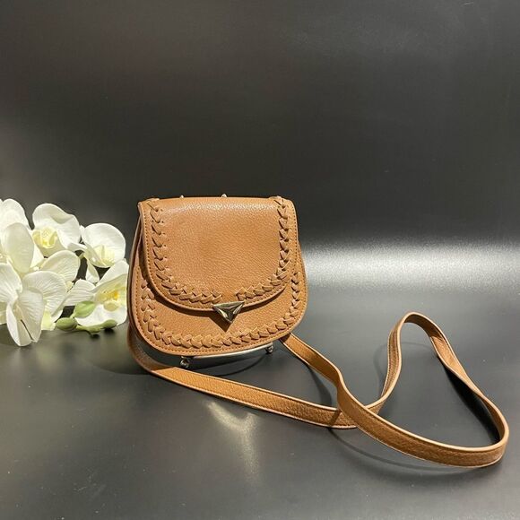 NEW Steve Madden Whipstitch Crossbody Tam Small - Picture 1 of 6